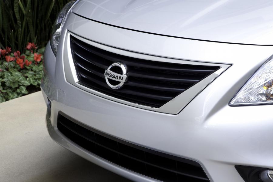  Nissan Versa 2012 года  (фото 96 из 111)